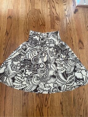 3 Dots Boutique High-Waist Brown and White Knit  Floral A-Line Skirt- NWT- Large